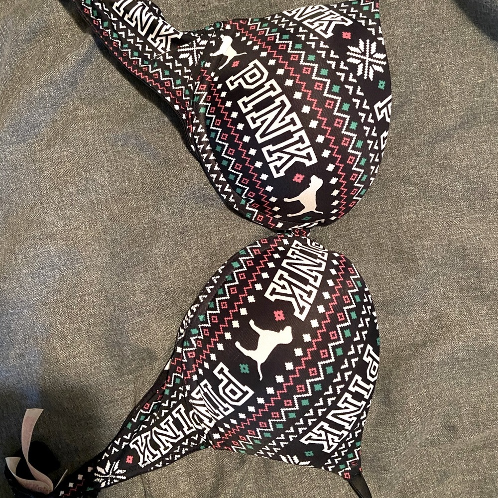 Victoria’s Secret PINK 32c bra.